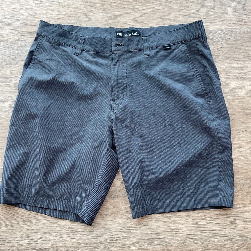 TravisMathew Mens Size 34 Golf Shorts Gray Heathered Stretch Flat Front Casual
